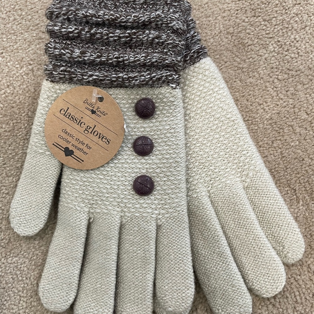Brand new knit mitts
